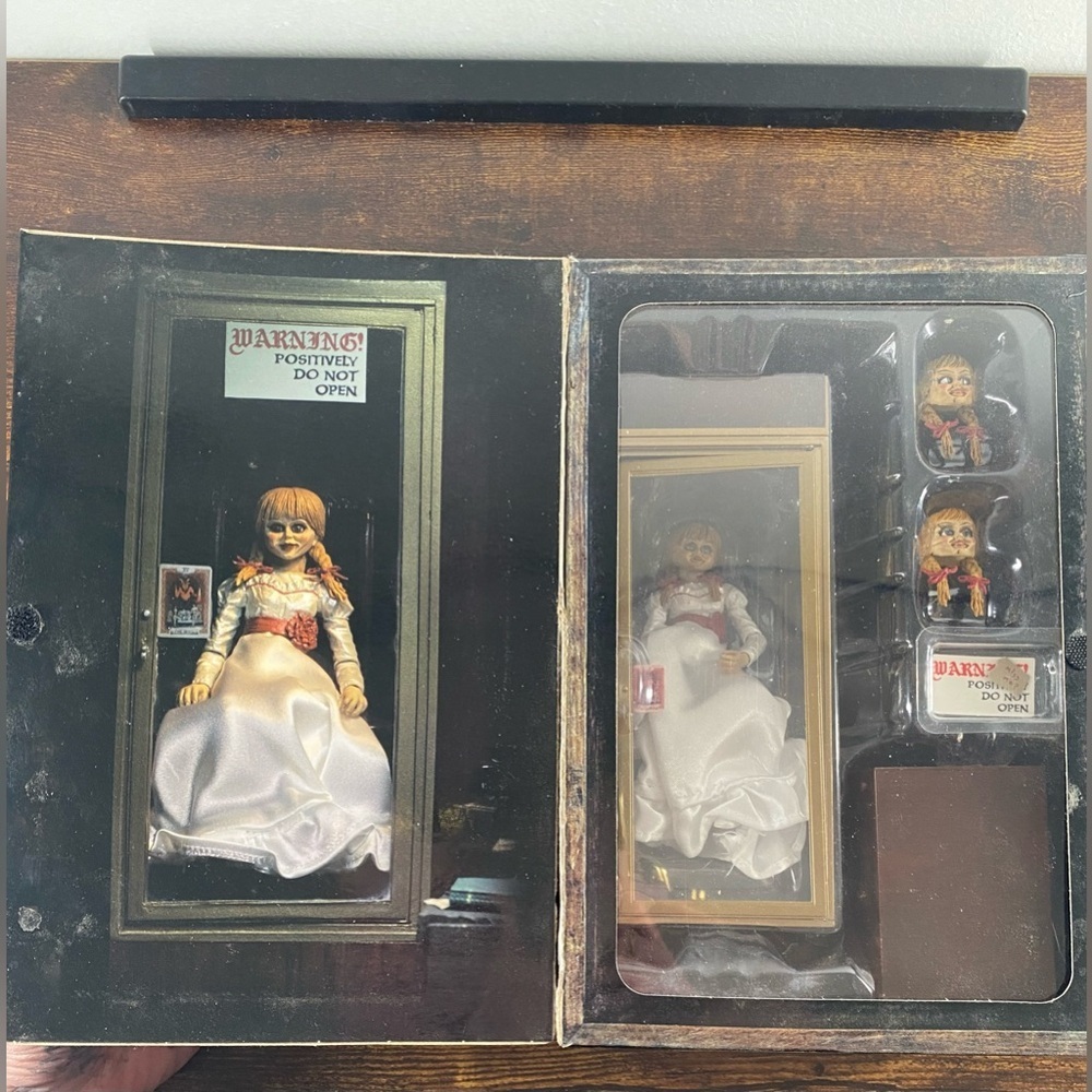 ‼️SEE ALL PICS‼️Horror NECA Reel Toys “Annabelle Comes Home” collectible doll